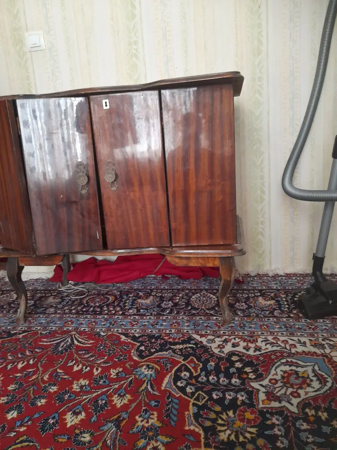 تلویزیون قدیمی دکوری عتیقه چوبی|تلویزیون و پروژکتور|تربتحیدریه, یحیی آباد|دیوار