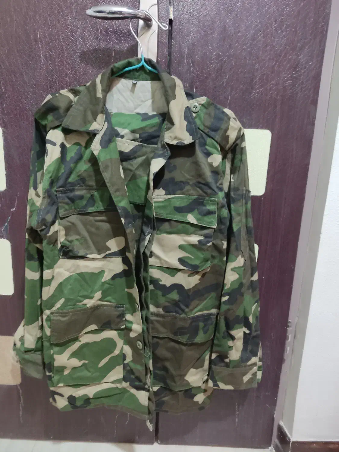 لباس ارتشی|لباس|اصفهان, خانه اصفهان|دیوار