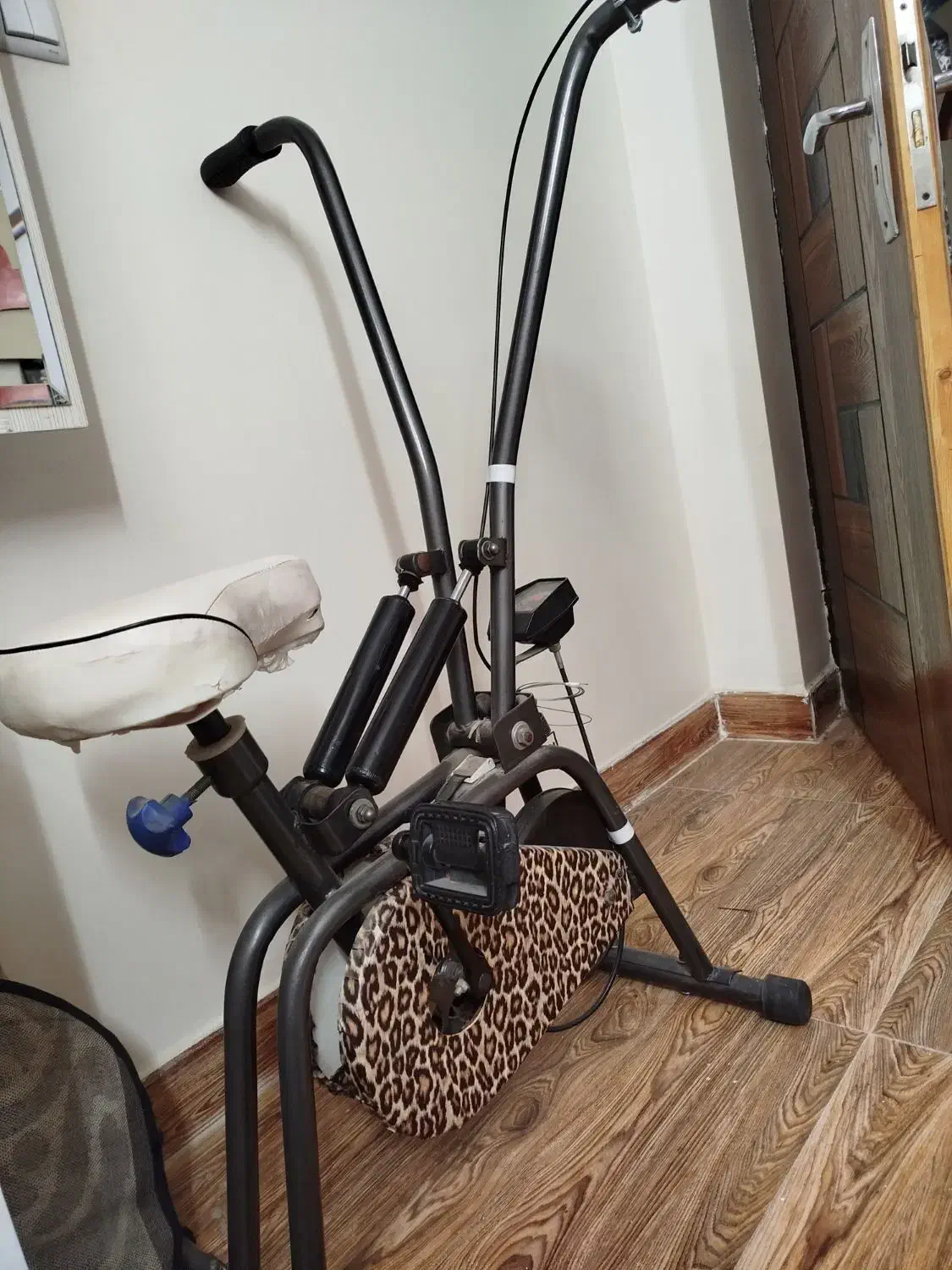 فروش دوچرخه ثابت در حد نو|تجهیزات ورزشی|اصفهان, سرشبادران|دیوار