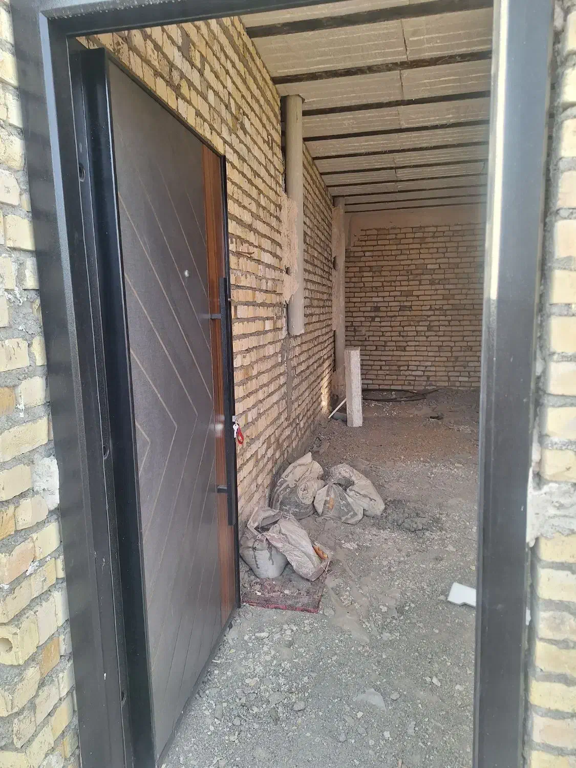 آدرس کشمیری ۳۷ ساخت ۱۴۰۴ اسکت نیست سفت کاری شد|فروش آپارتمان|مشهد, شهید علی محمدی|دیوار