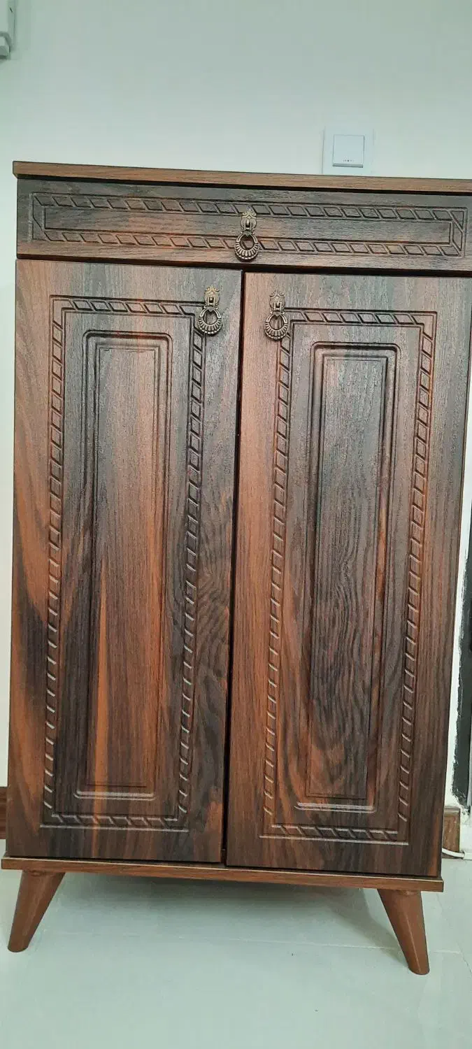 جاکفشی|جاکفشی، کمد، دراور|خاوران, |دیوار