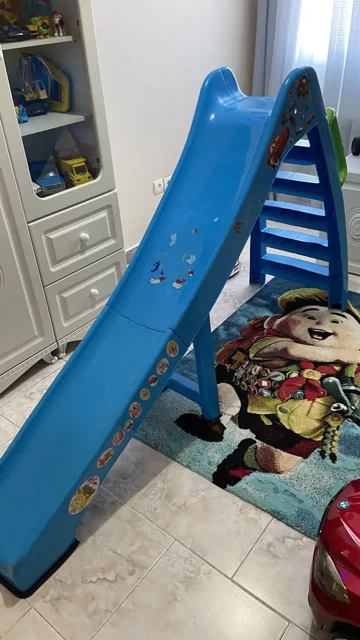 سرسره|اسباب‌بازی بچه|فردیس, نگارستان|دیوار