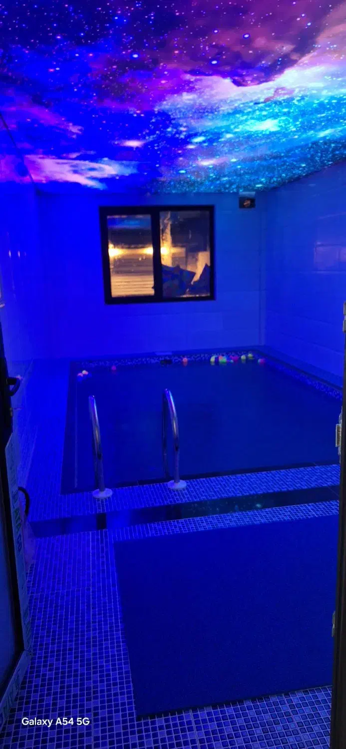 ویلا|اجارهٔ کوتاهمدت ویلا و باغ|فرح آباد, |دیوار