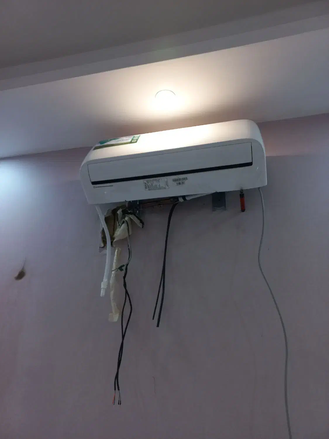 نصب انواع کولر اسپیلت|خدمات پیشه و مهارت|رشت, حمیدیان|دیوار