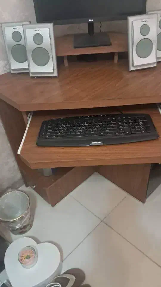 میز کامپیوتر کنج|میز تحریر و کامپیوتر|شیراز, قدوسی غربی|دیوار