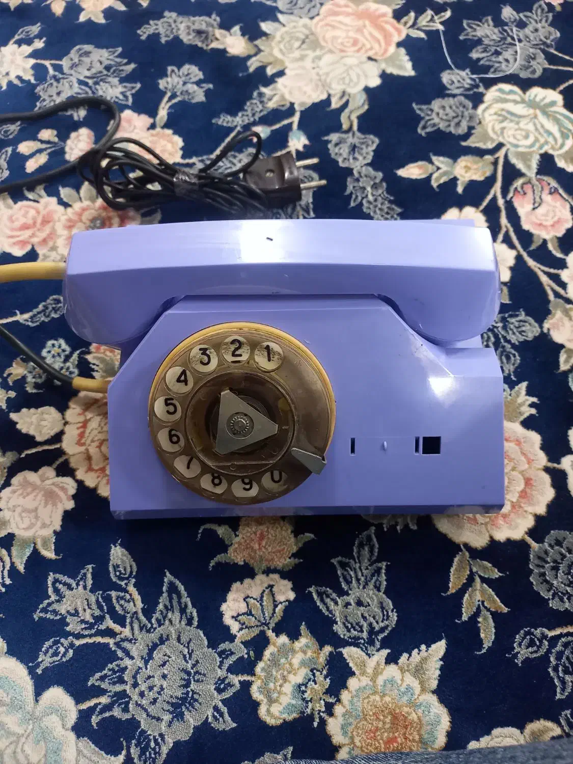 تلفن قدیمی|تلفن رومیزی|قم, ولیعصر|دیوار