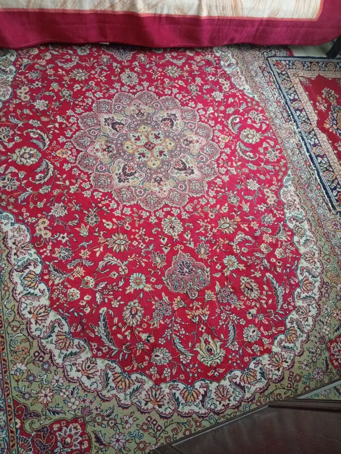 فرش لاکی قرمز|فرش|قرچک, پویینک|دیوار