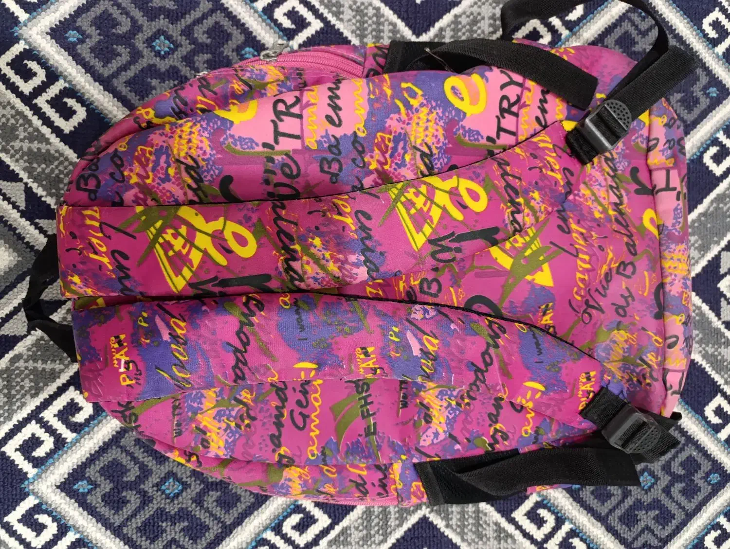 کیف مدرسه ای|کیف، کفش، کمربند|کرمان, |دیوار