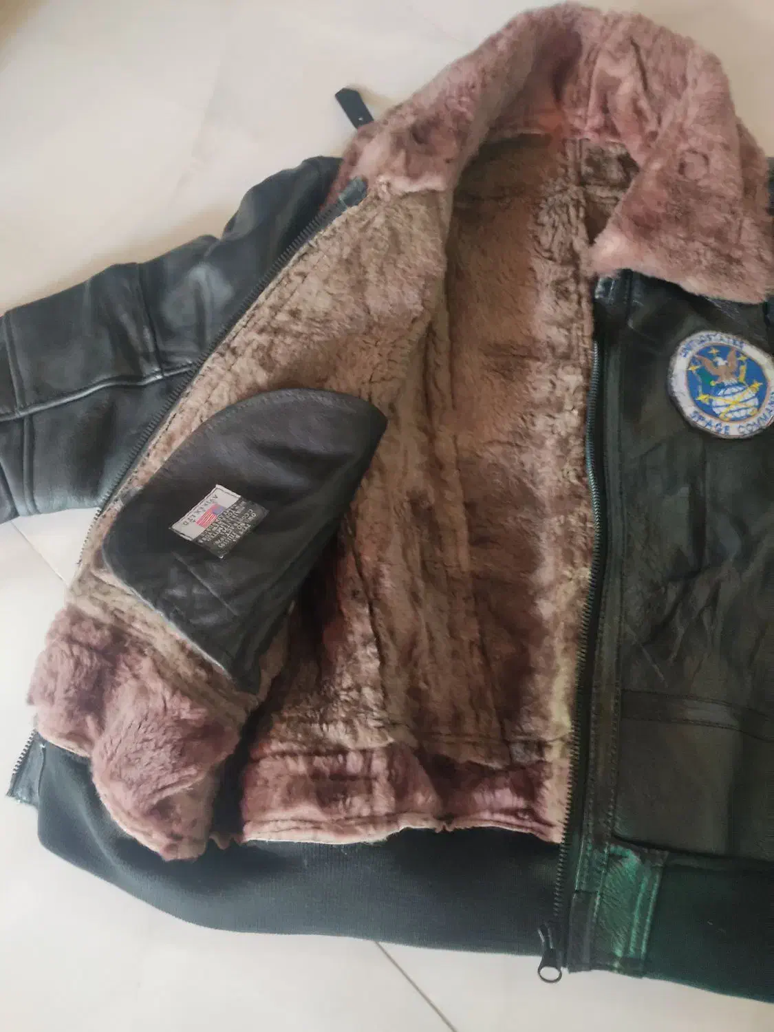 کاپشن بوفالو خلبانی|لباس|بندر انزلی, میان پشته|دیوار