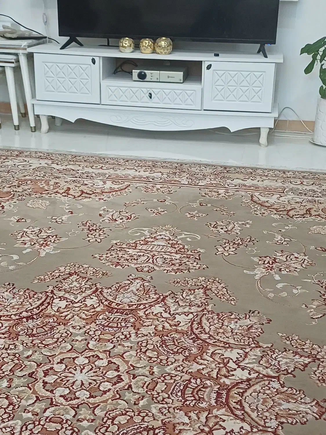 میز تلوزیون کاملا سالم|میز تلویزیون|رشت, استقامت ۱|دیوار