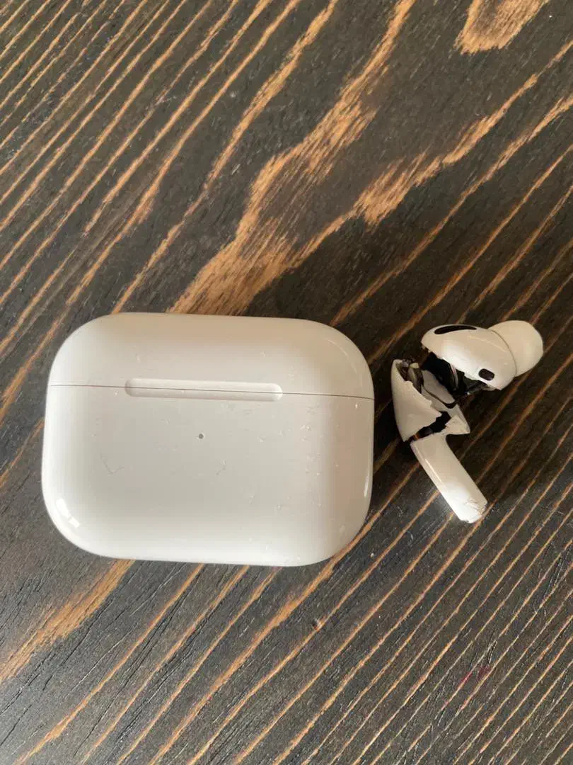 کیس اصلی AirPods Pro 2  سالم|لوازم جانبی موبایل و تبلت|تهران, قلهک|دیوار