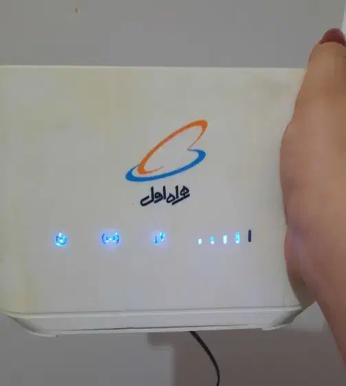 مودم رومیزی روتر یوتل فورجی|مودم و تجهیزات شبکه|تهران, خزانه|دیوار