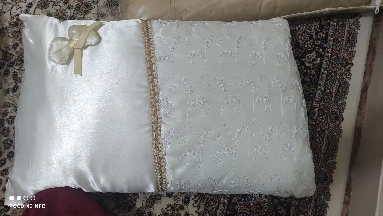 رو تختی ساتن روی آن تور کار شده|سرویس روتختی|فولادشهر, B6|دیوار