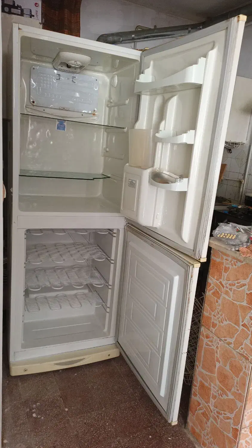 یخچال فریزر دو‌در سالم و بدون تعمیر|یخچال و فریزر|بومهن, |دیوار