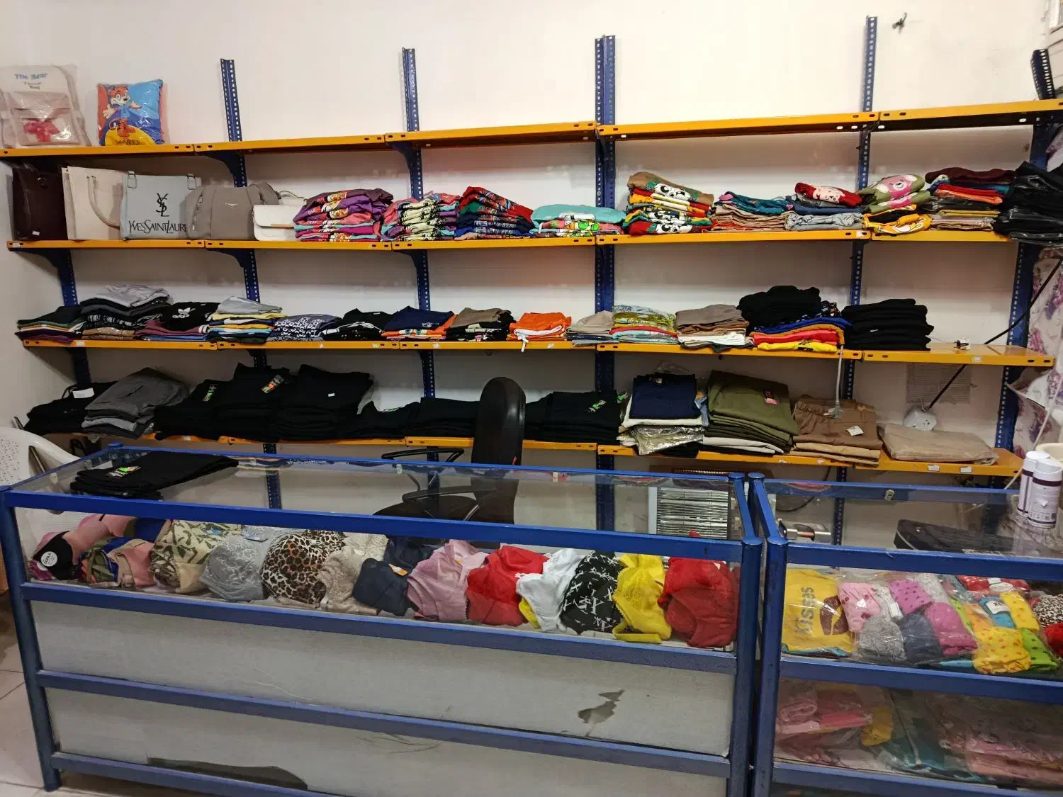 پوشاک زنانه لباس زیر و.فروش یکجا به دلیل تغیر شغل|لباس|پیر بکران, |دیوار