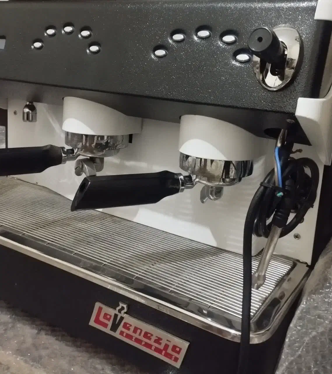 اسپرسوساز صنعتی اکسپوبار اتومات به علت(بدهی)فقط۹۹م|کافی‌شاپ و رستوران|تهران, مشیریه|دیوار