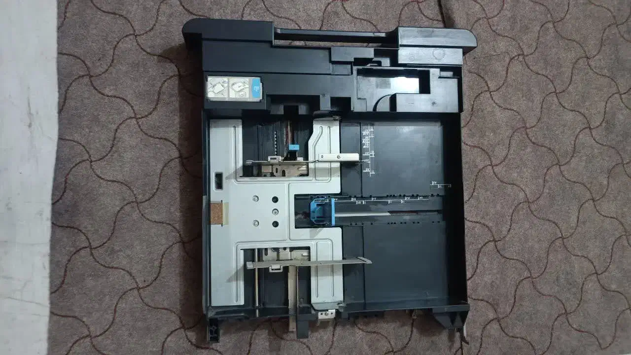 تونر قرمز و کاست و مخزن سرریز کونیکا 451|پرینتر، اسکنر، کپی، فکس|ری, حمزهآباد|دیوار