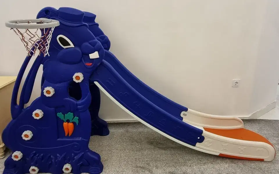 سرسره|اسباب‌‌بازی|رشت, منظریه|دیوار