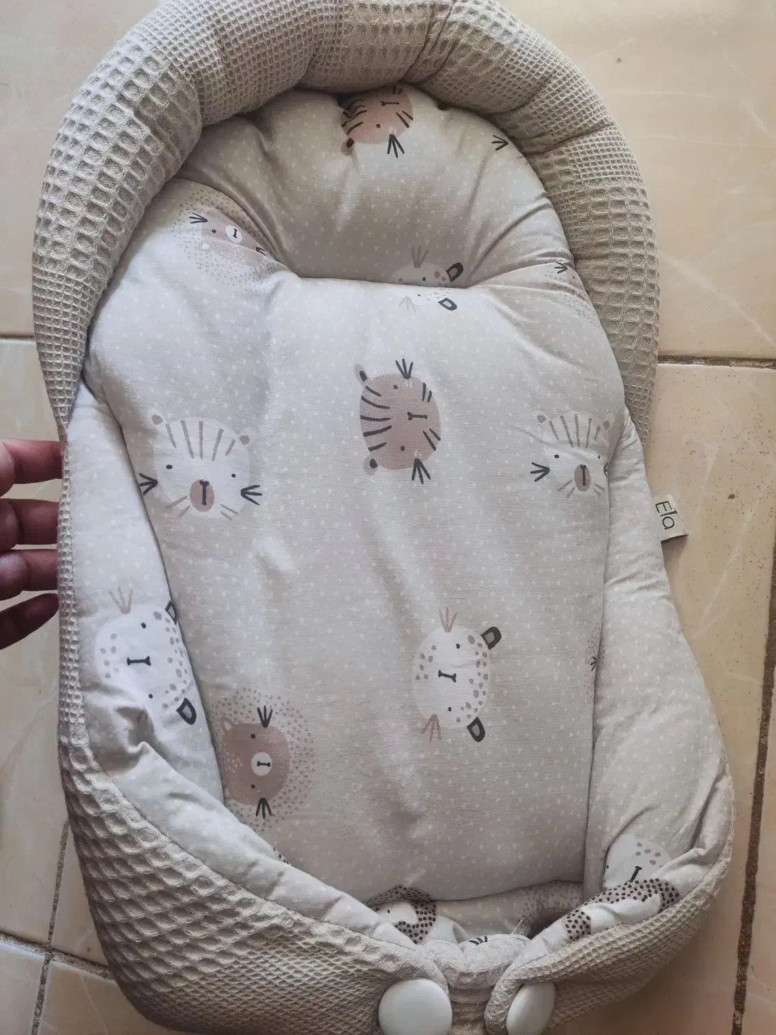 آغوشی نوزاد|اسباب و اثاث بچه|ایلام, |دیوار