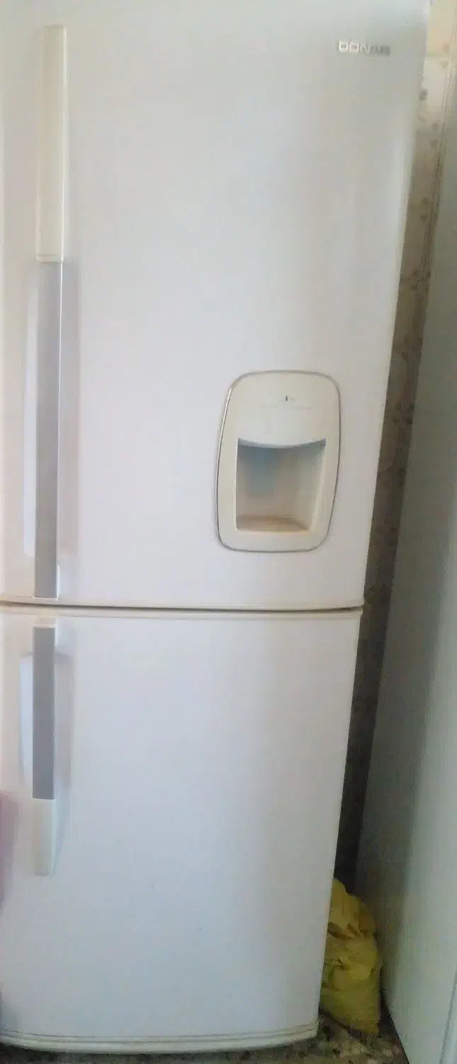 یخچال فریزر سالم فقط گازش تموم شده|یخچال و فریزر|شهرکرد, |دیوار