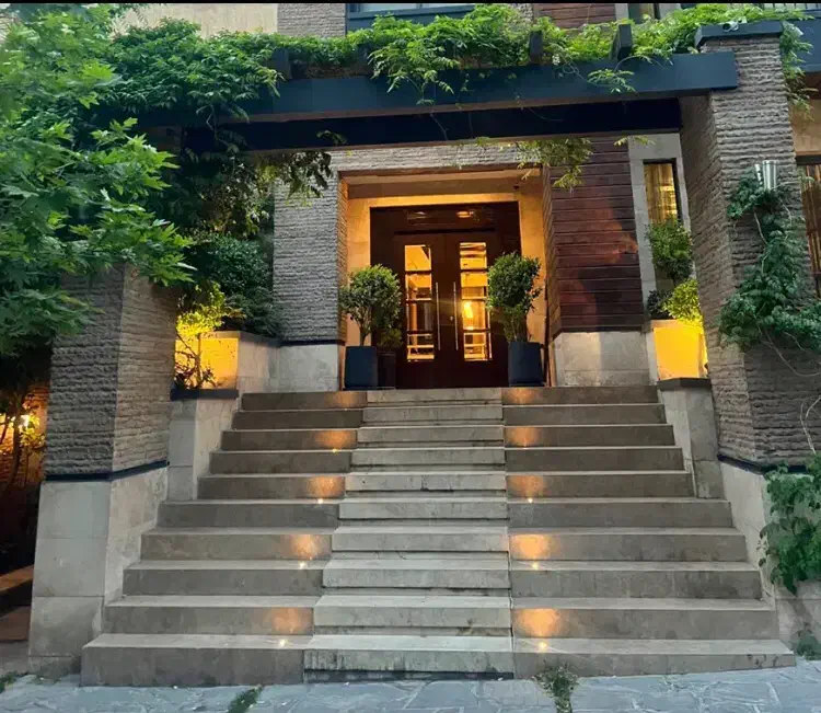 ۹۵متر/برج‌بام‌چوبی/گلچین/بی‌نظیر