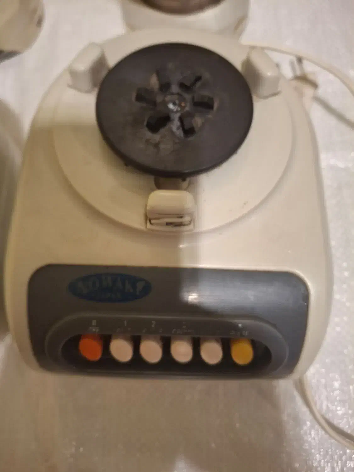 دوعددمخلوط کن نواک ژاپن نیاز به تعویض قطعات کوبلها|آبمیوه‌گیر و آب‌مرکبات‌گیر|تبریز, |دیوار