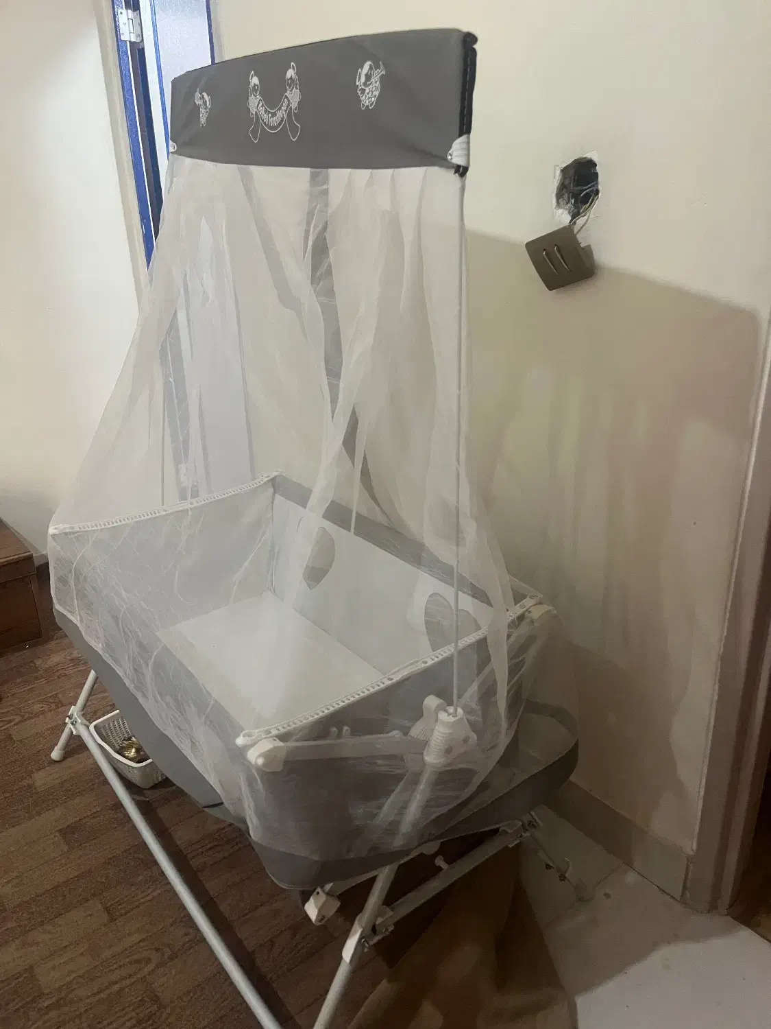 گهواره نوزاد|تخت و صندلی بچه|قزوین, |دیوار