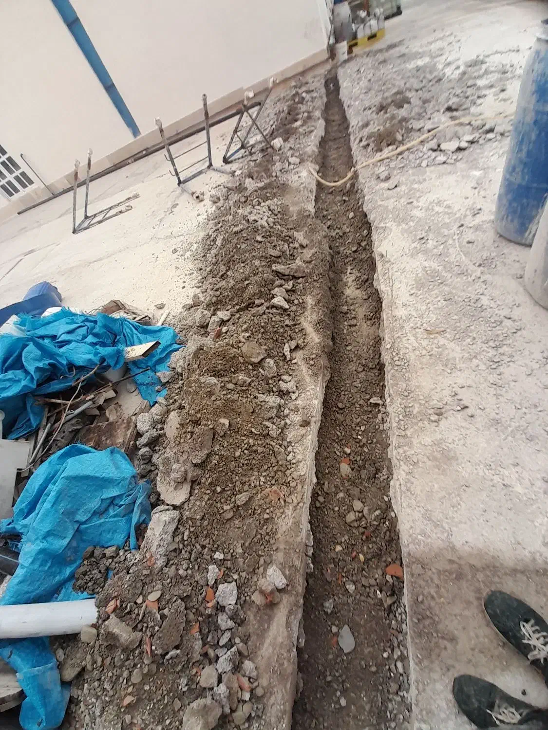 جوشکارسیار به همراه موتوربرق تخریب بتن نقاشی چوب|خدمات پیشه و مهارت|گرگان, |دیوار