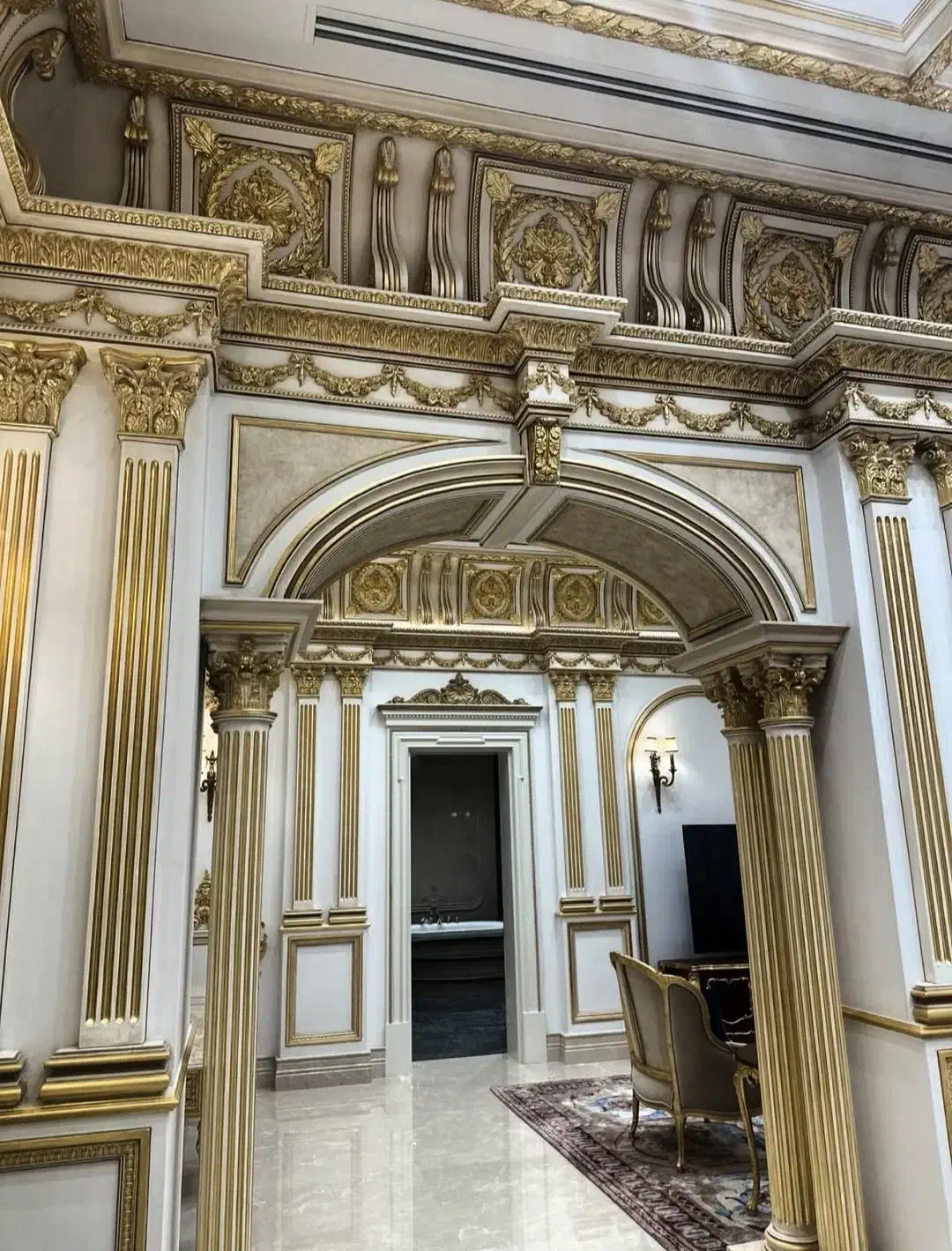 طراحی و اجرا گچبری دستی|خدمات پیشه و مهارت|کیش, |دیوار