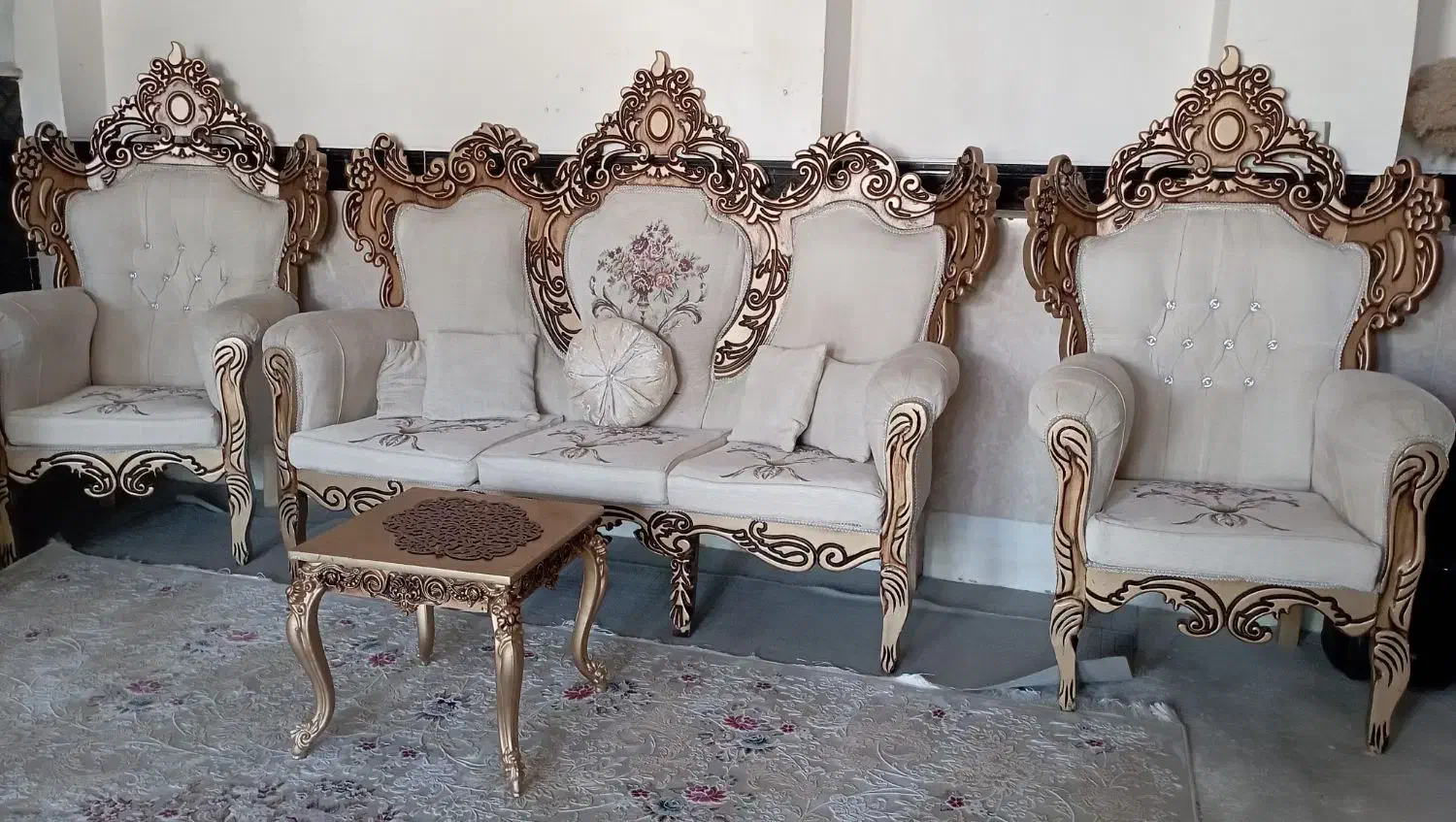 مبل راحتی سلطنتی|مبلمان خانگی و میز عسلی|جوانرود, |دیوار