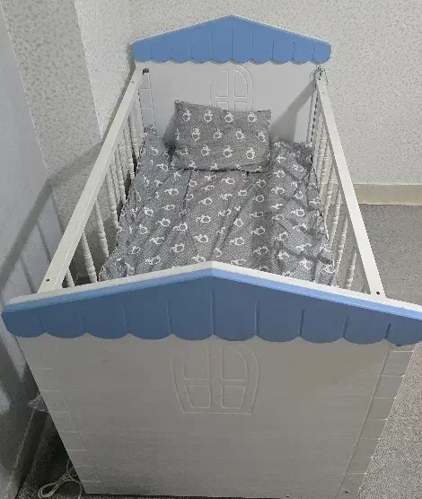 تخت خواب کودک در حد نو دوکاره|تخت و صندلی بچه|قروه, |دیوار