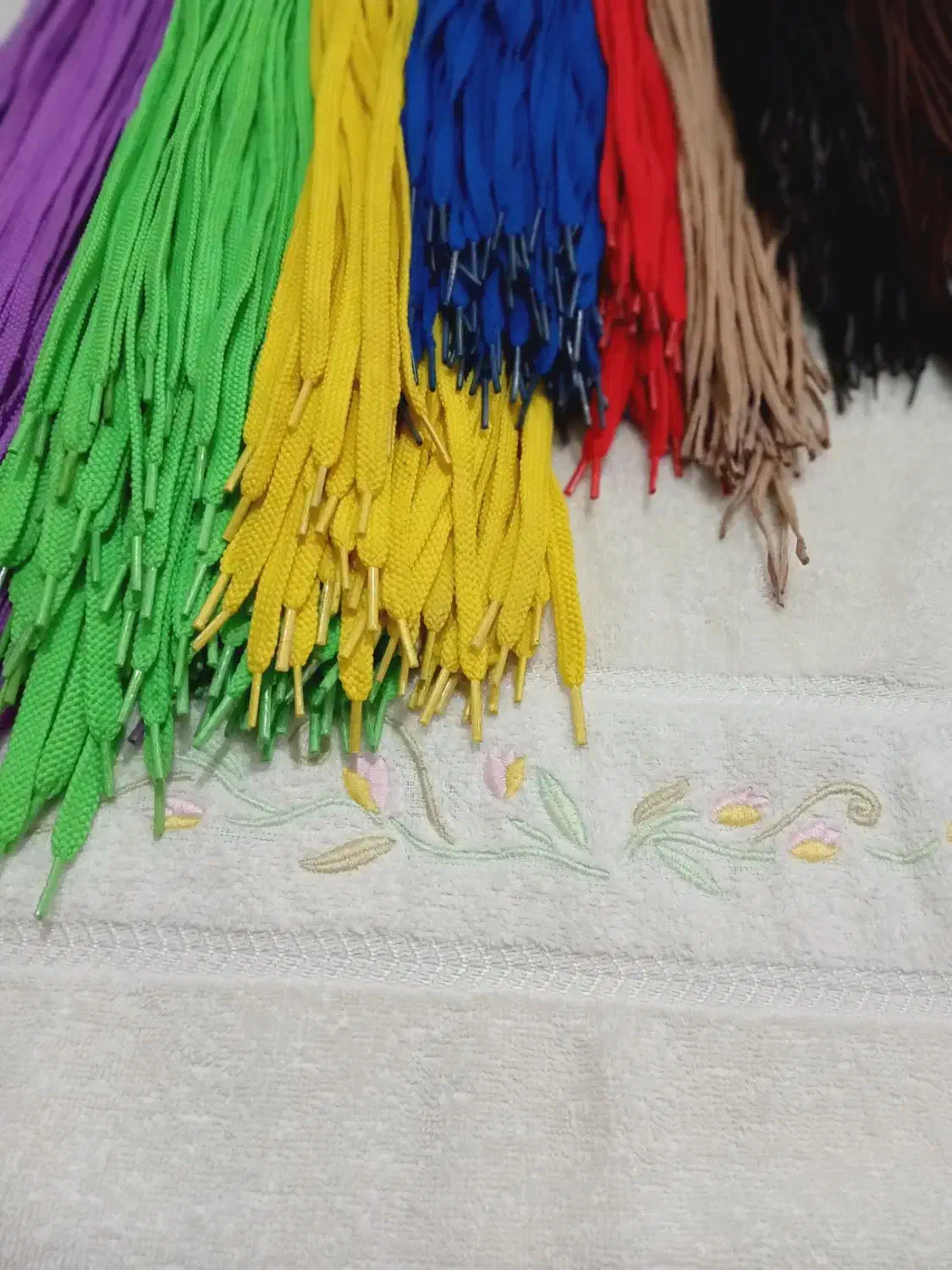 حراج   بند کفش زنانه مردانه بچه گانه|حراج|گمیشان, |دیوار