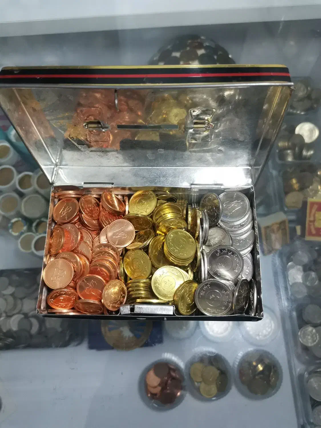 سکه سوپر بانکی دقیقا برابر تصویر|کلکسیون سکه، تمبر، اسکناس|تهران, آذربایجان|دیوار