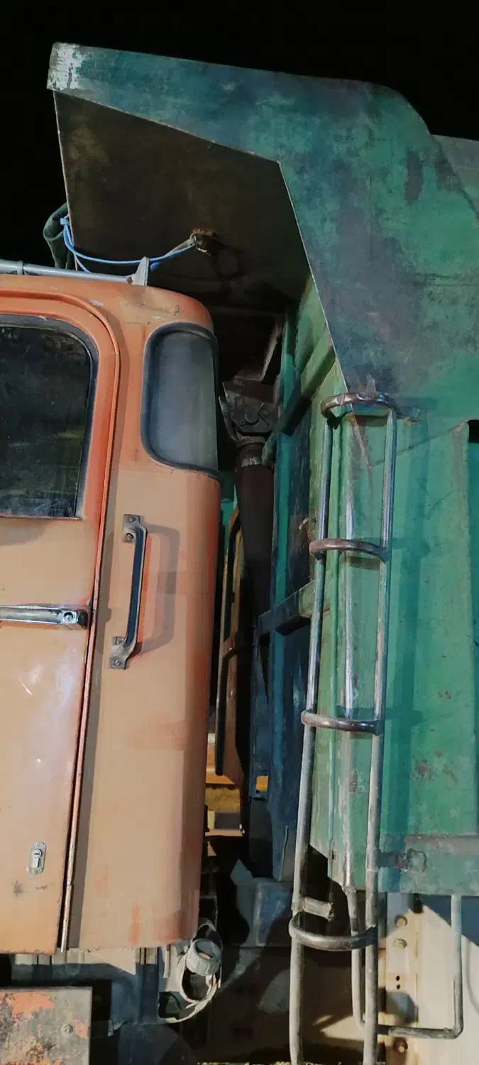 فروش یک دانگ ماشین ولوو ب همراه رانندگی|خودرو سنگین|قروه, |دیوار