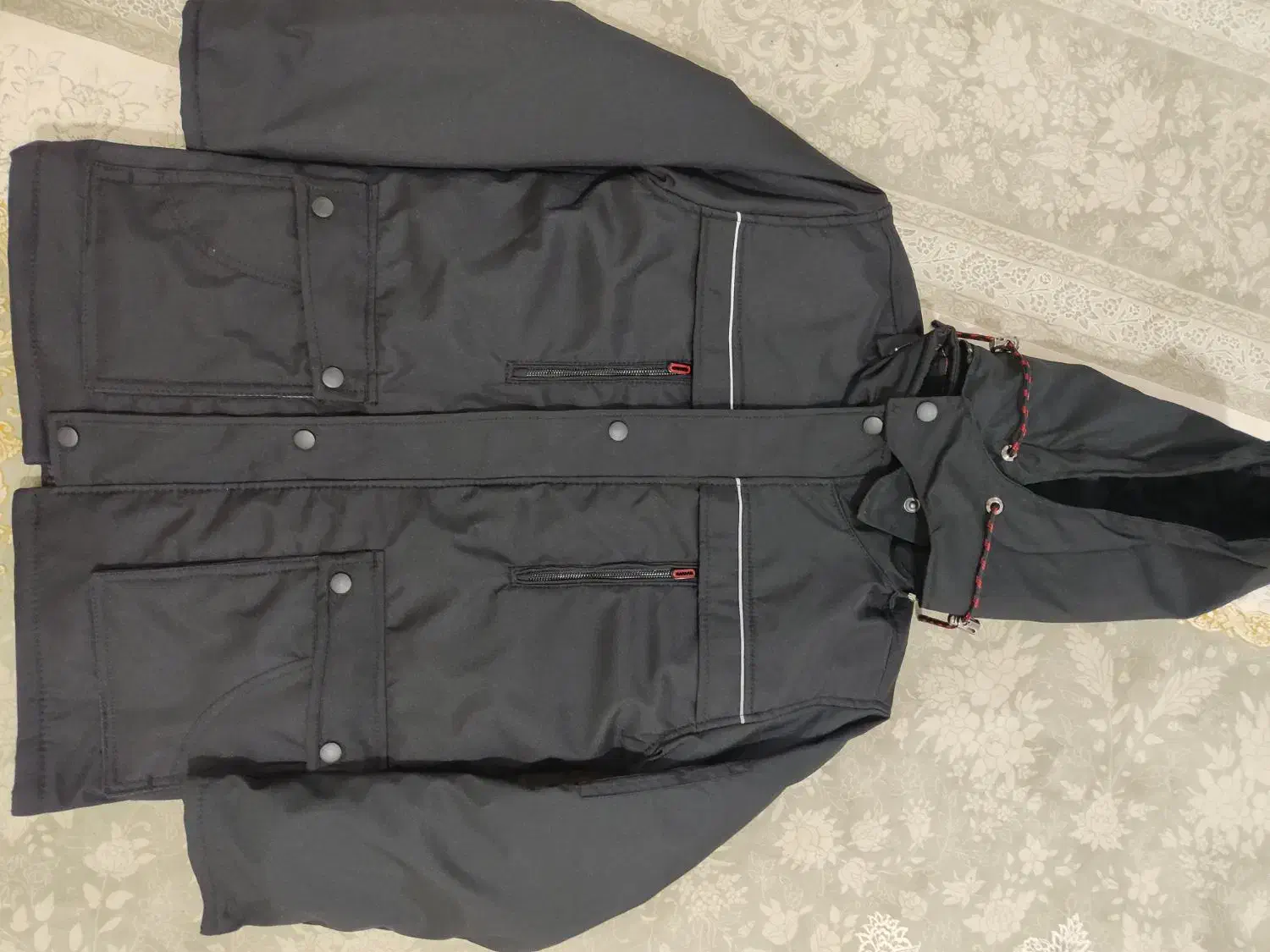 کاپشن|لباس|شیراز, طلاب|دیوار