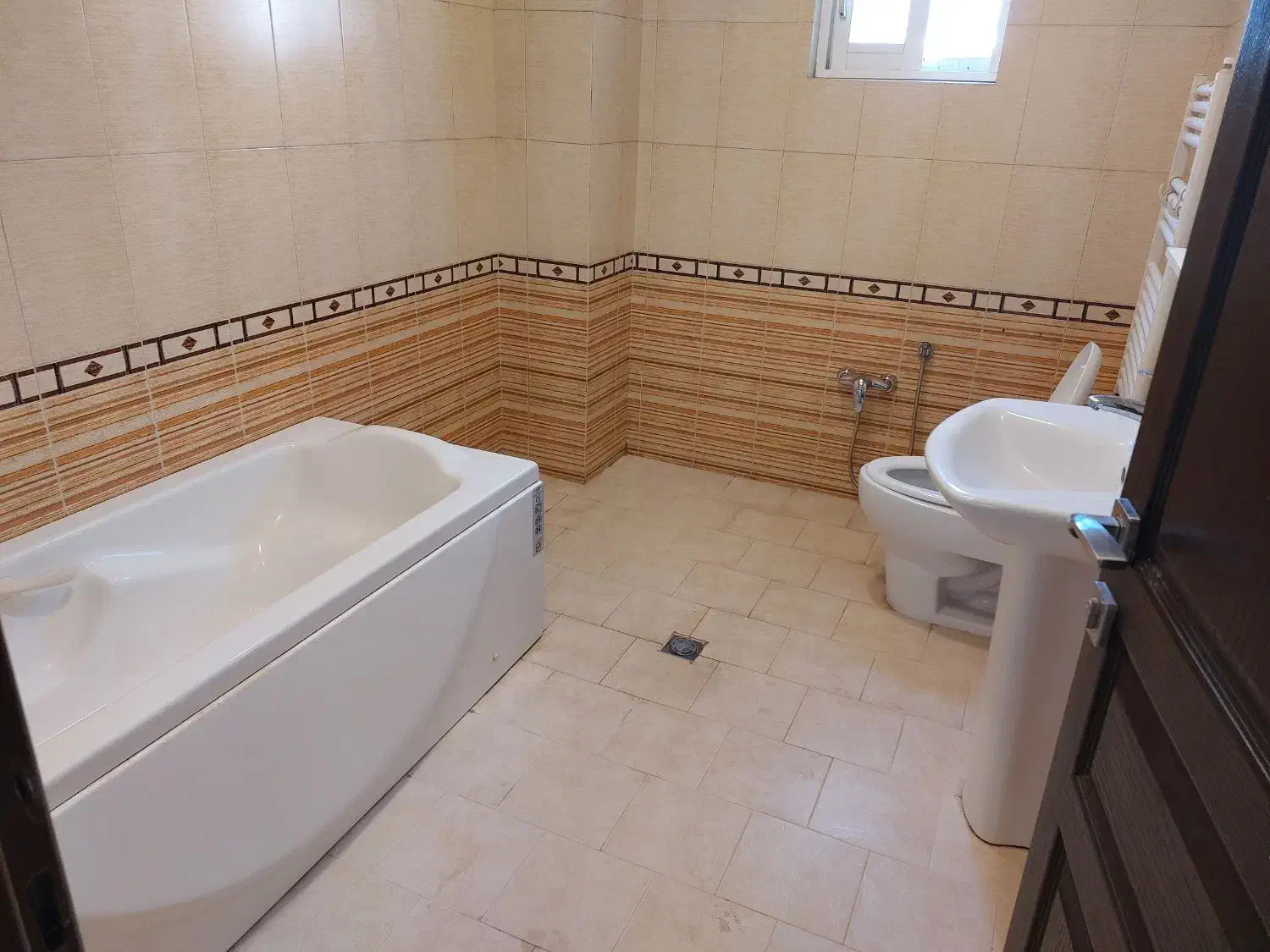 آپارتمان ساحلی ۱۵۰متری تکواحدی ۲خواب نقاشی فول|اجارهٔ آپارتمان|نور, |دیوار