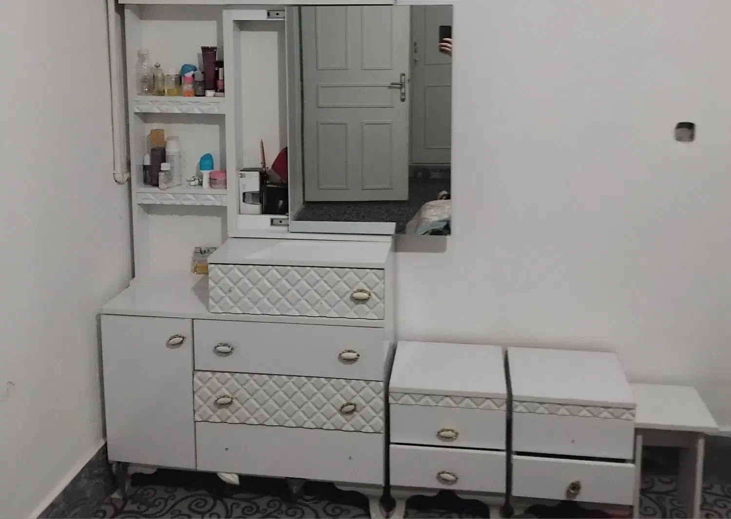 دراور|جاکفشی، کمد، دراور|بروجرد, |دیوار