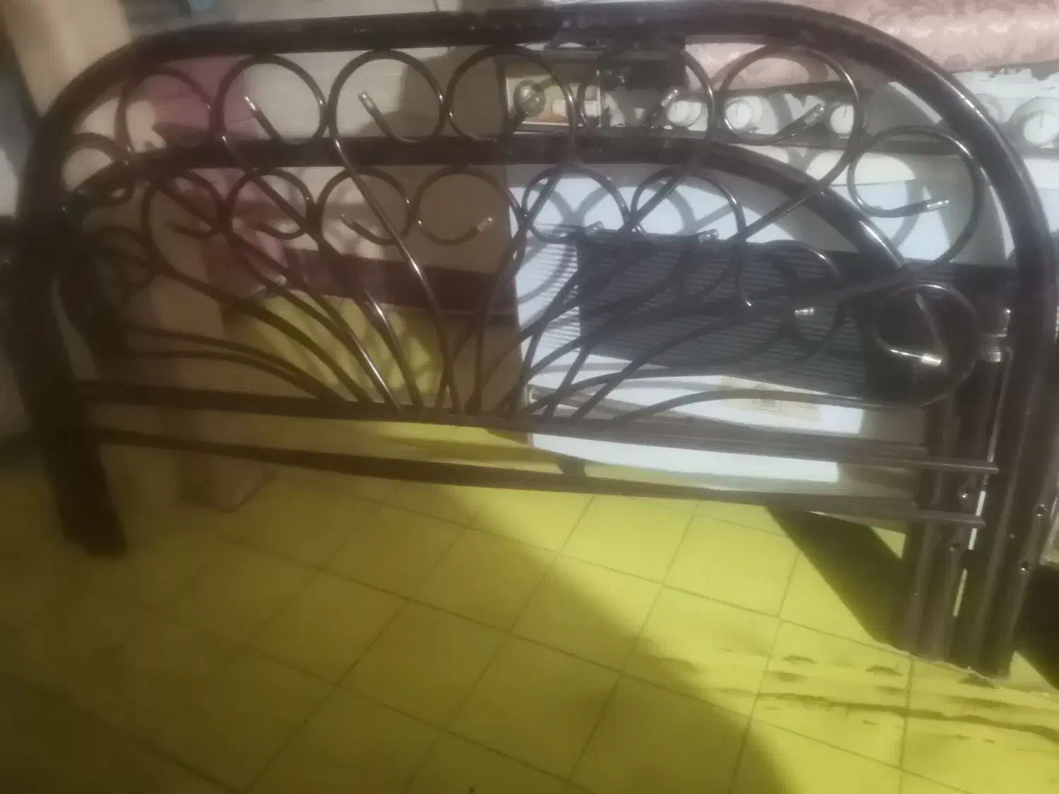 تخت فلزی دونفره و چوبی یک نفره|تخت و سرویس خواب|شاهینشهر, خبرنگار|دیوار