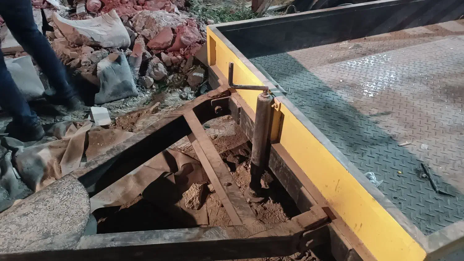 کفی لیفتراک و بابکت|خودرو سنگین|قشم, |دیوار