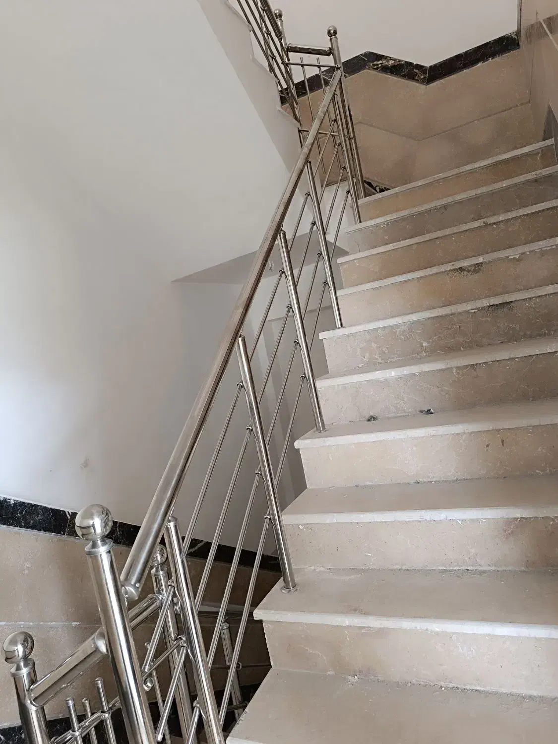 نرده استیل،آهن،آلومینیوم(پخش عمده)|خدمات پیشه و مهارت|شیراز, میانرود|دیوار