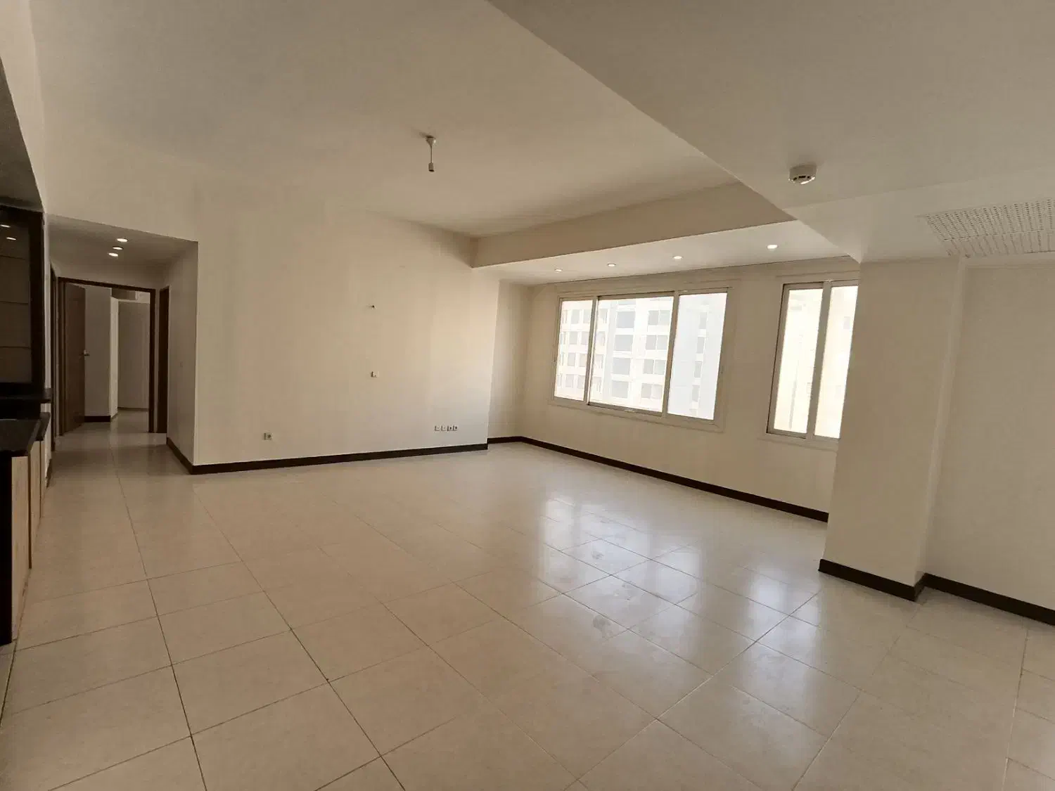 اجاره سه خواب 135 متری میدان دریاچه