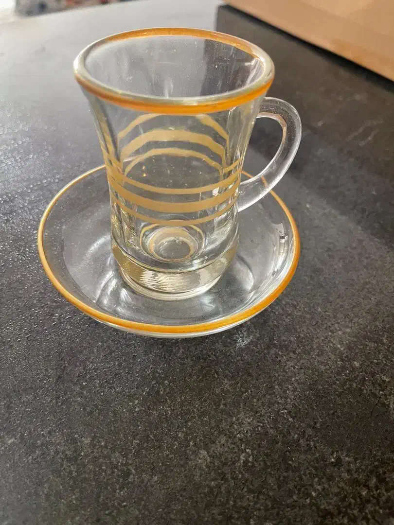 استکان و نلبکی|قوری، کتری، قهوه‌ساز دستی|شیراز, محراب|دیوار