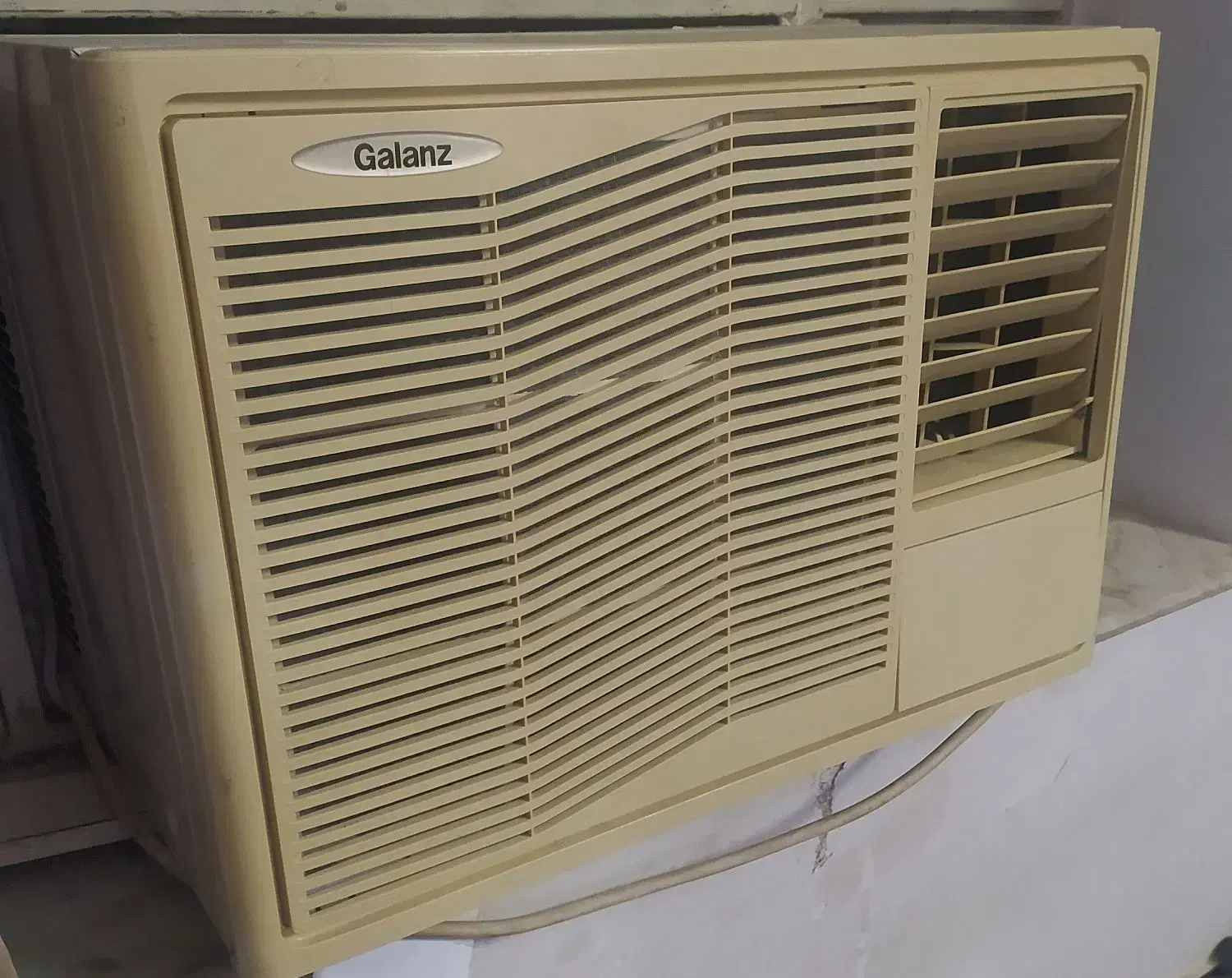 کولر پنجره ای|کولر گازی و فن‌کوئل|گنبد کاووس, |دیوار