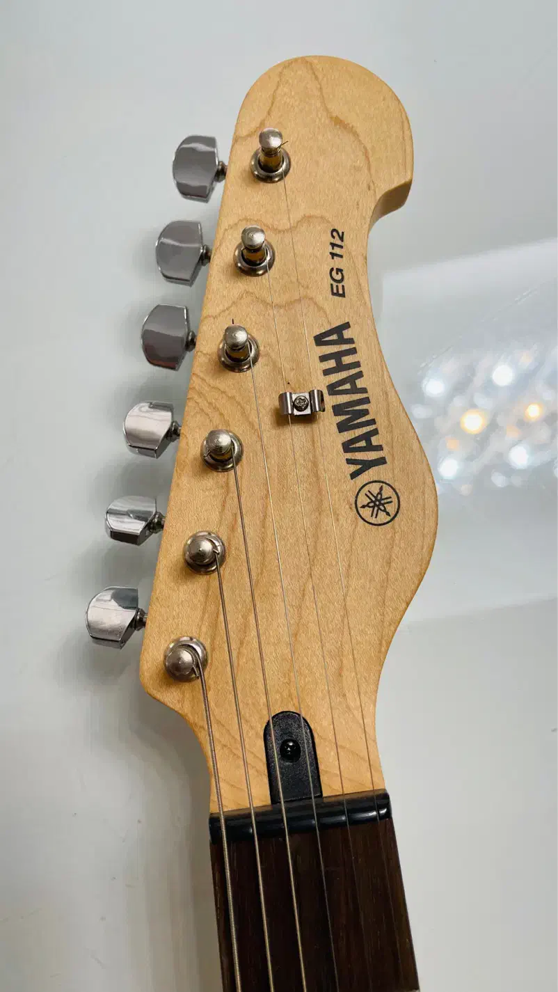 گیتار الکتریک یاماها نو|گیتار، بیس، امپلیفایر|تبریز, |دیوار