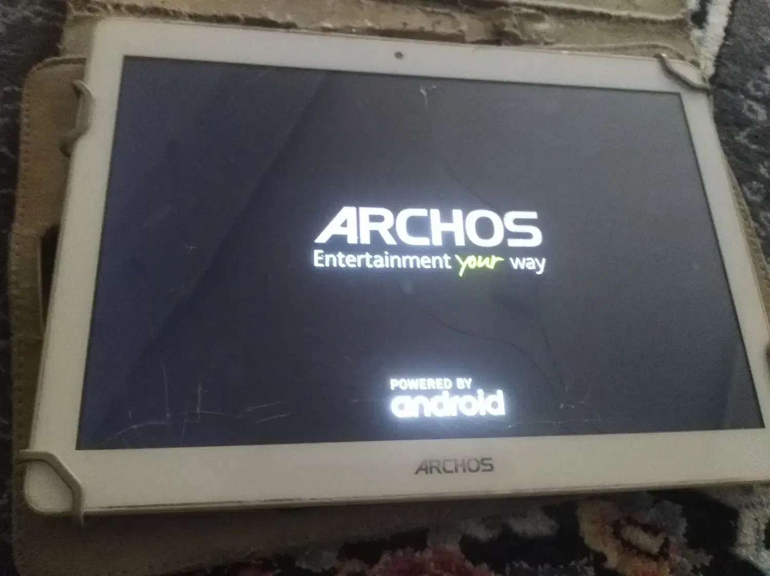 تبلت|تبلت|مشهد, نیزه|دیوار