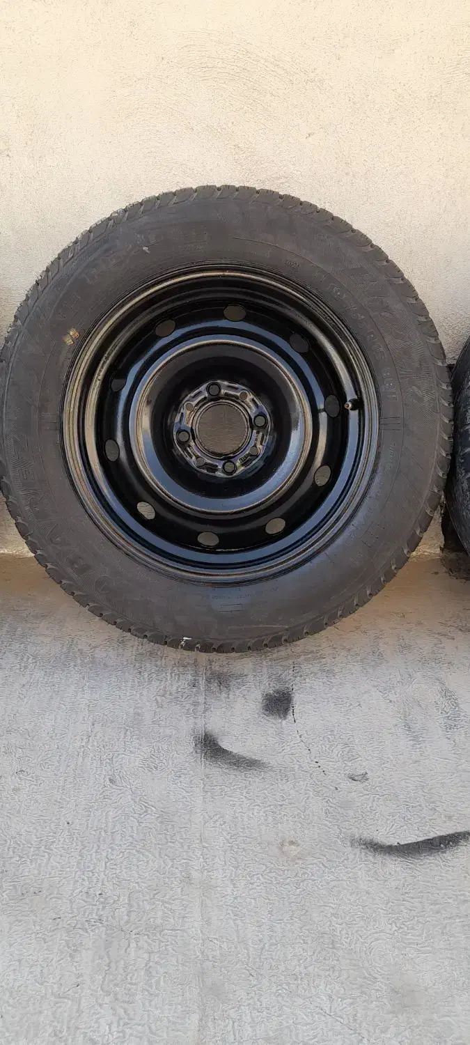 رینگ دانلوپ اصلی با لاستیک ۵ حلقه معاوضه با گوشی|قطعات یدکی و لوازم جانبی|تهران, وردآورد|دیوار