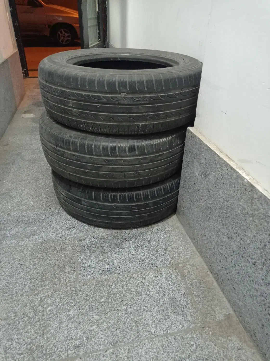 لاستیک کویک گلدستون|قطعات یدکی و لوازم جانبی|مشهد, نیزه|دیوار