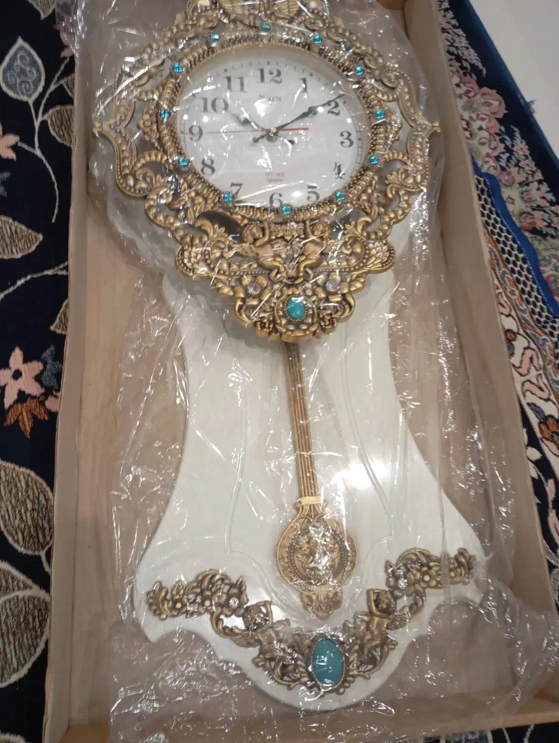 ساعت دیواری پاندول دار نگین دار|ساعت دیواری و تزئینی|اصفهان, باغ فدک|دیوار