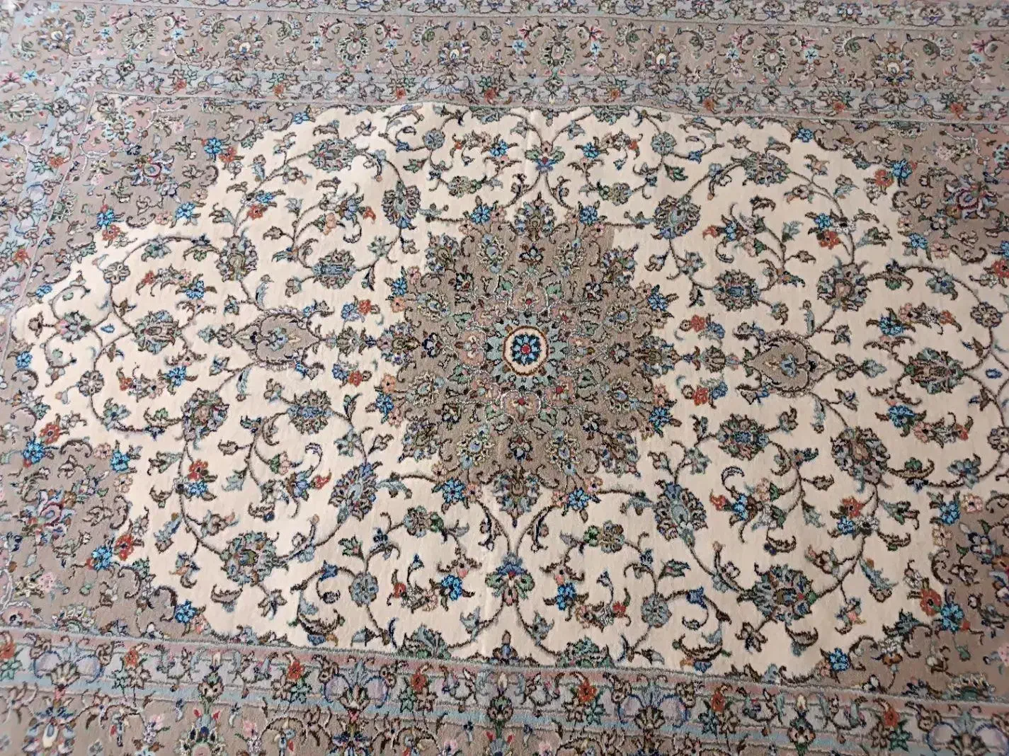 فرش دستبافت ۴۲خانه پشم و ابریشم ۶ متری|فرش|کاشان, فاز ۲ ناجی آباد|دیوار