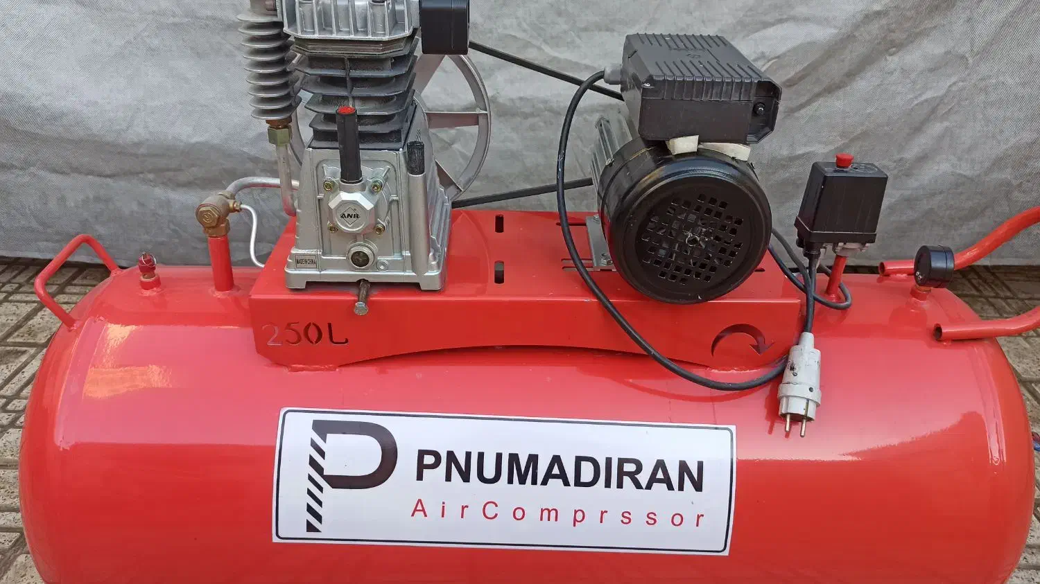 پمپ باد ۲۵۰ لیتری در حد نو|ماشین‌آلات صنعتی|ملایر, |دیوار